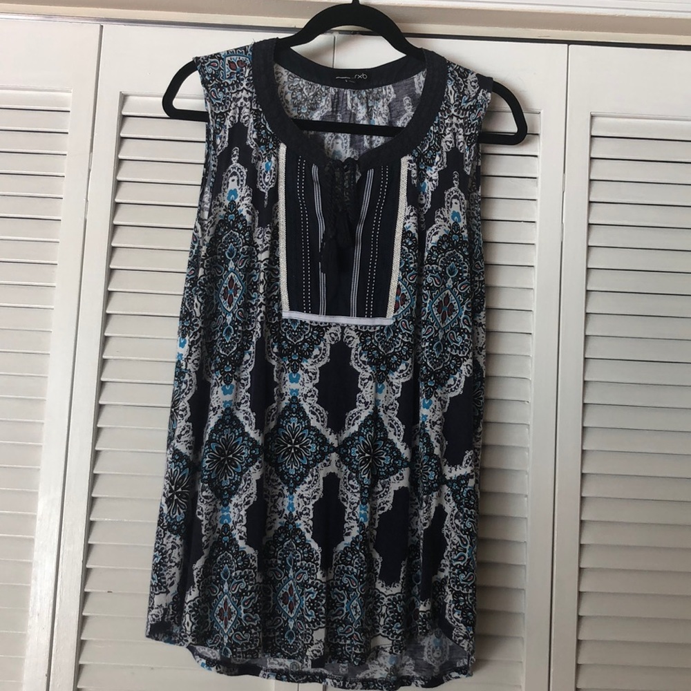 Navy blue and white top!